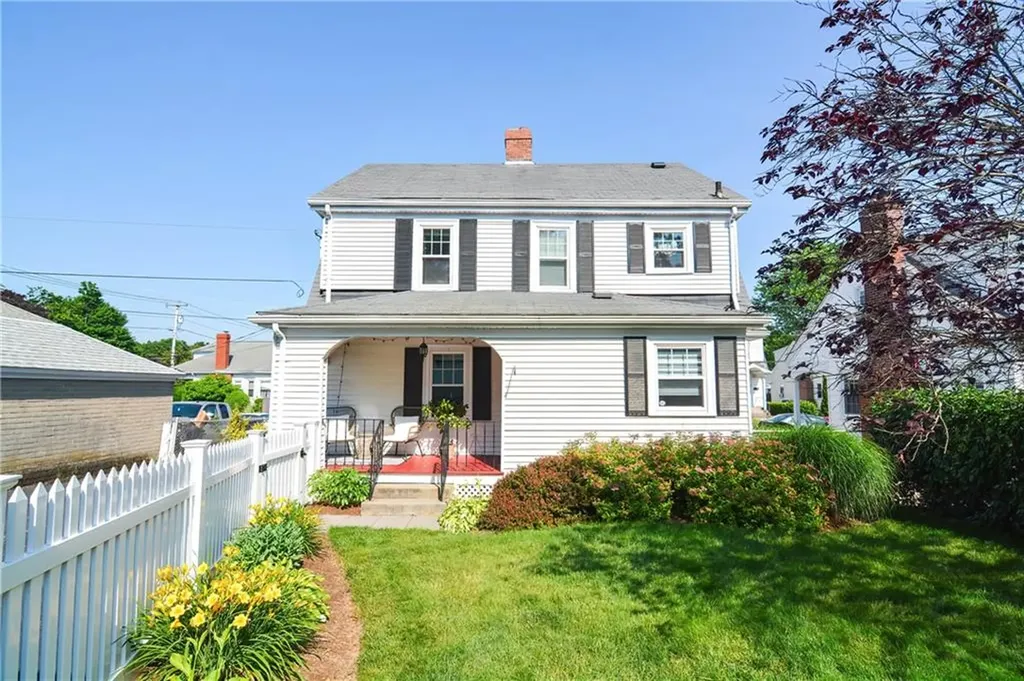 7 Felsmere Avenue Pawtucket RI 02861