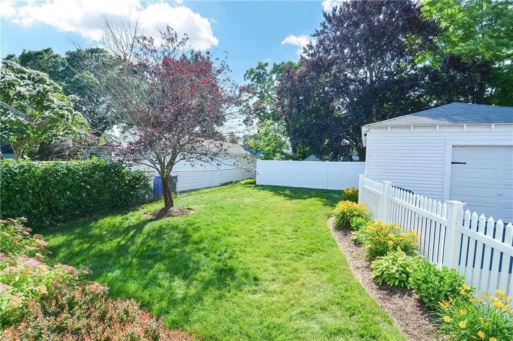 7 Felsmere Avenue Pawtucket RI 02861