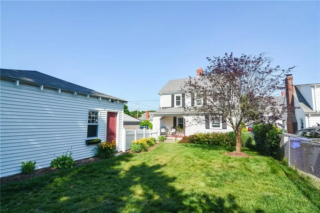 7 Felsmere Avenue Pawtucket RI 02861