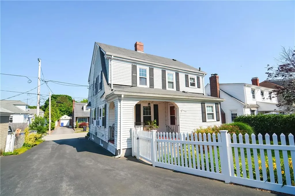 7 Felsmere Avenue Pawtucket RI 02861