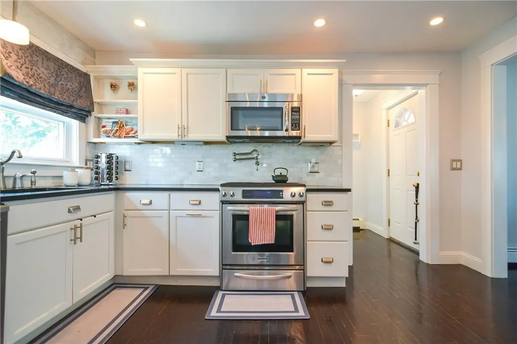 7 Felsmere Avenue Pawtucket RI 02861