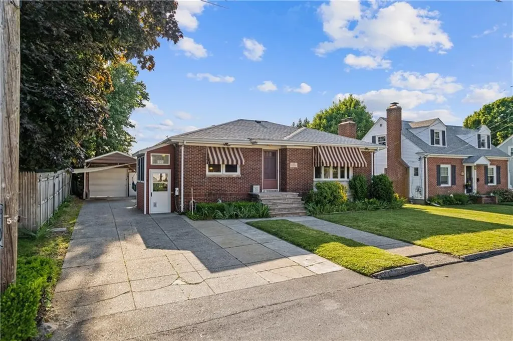 19 Brentwood Drive Johnston RI 02919