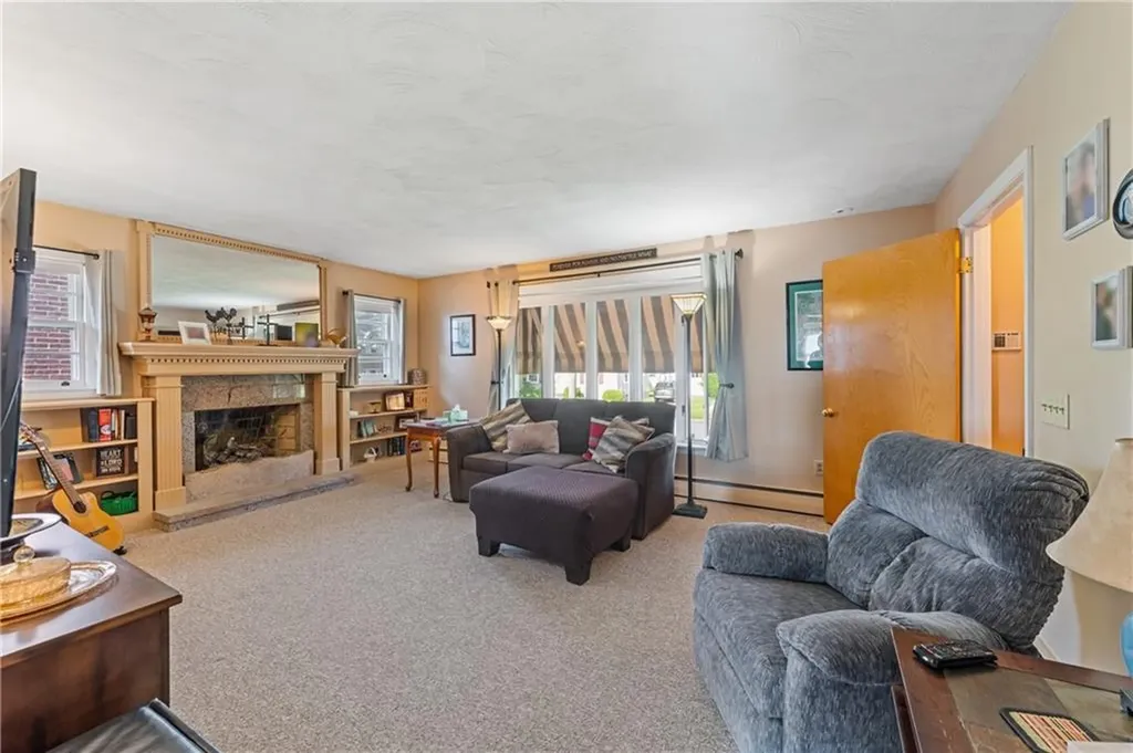 19 Brentwood Drive Johnston RI 02919