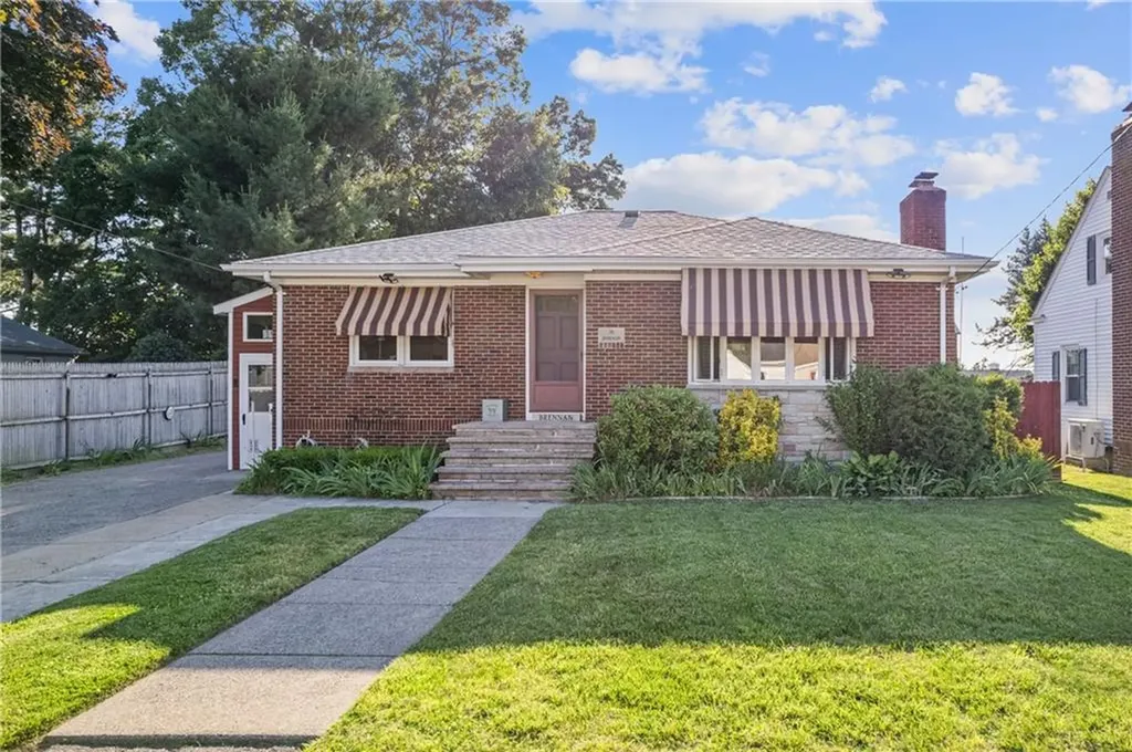 19 Brentwood Drive Johnston RI 02919