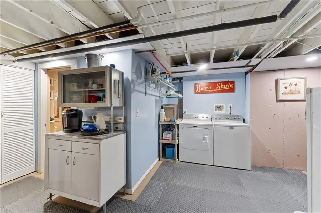 19 Brentwood Drive Johnston RI 02919