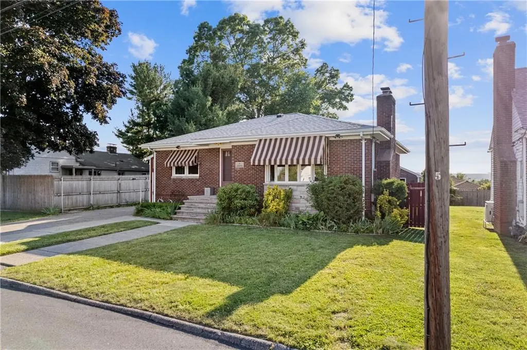 19 Brentwood Drive Johnston RI 02919