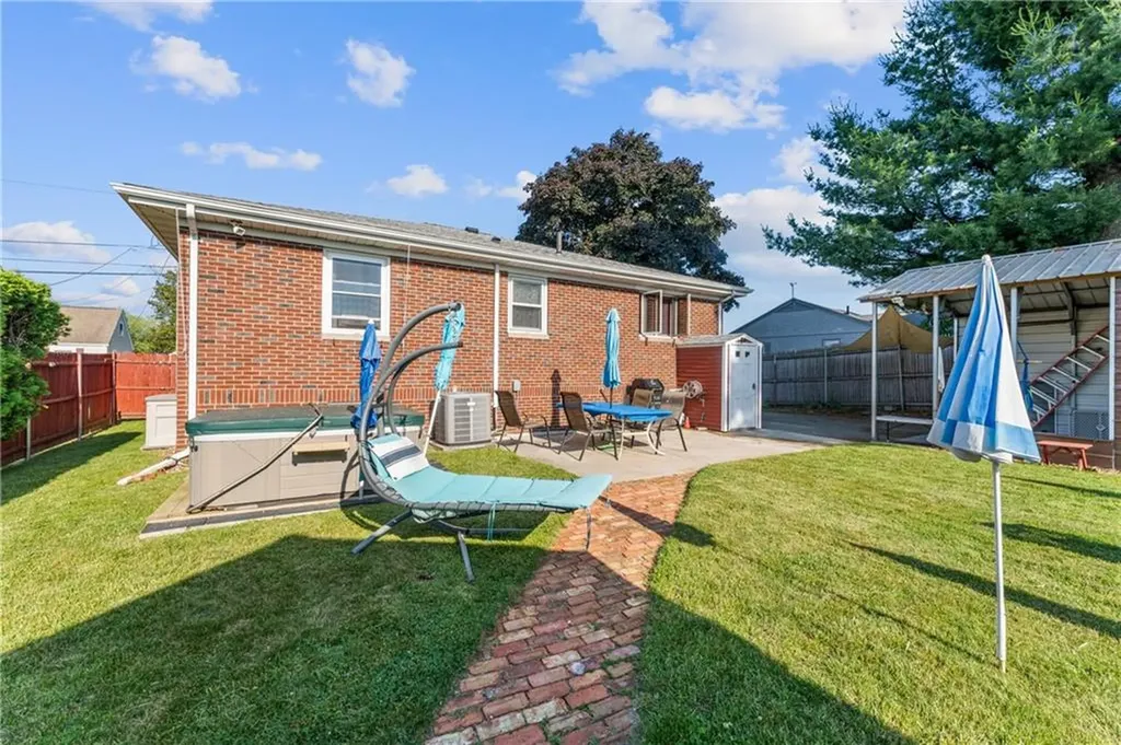 19 Brentwood Drive Johnston RI 02919