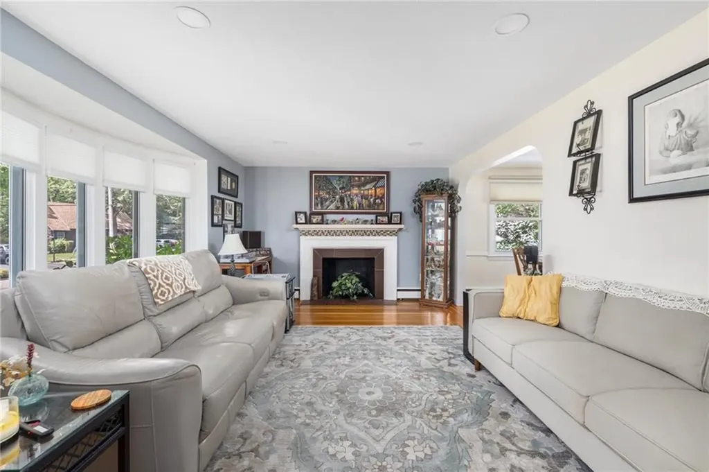 88 Cushing Road Warwick RI 02888