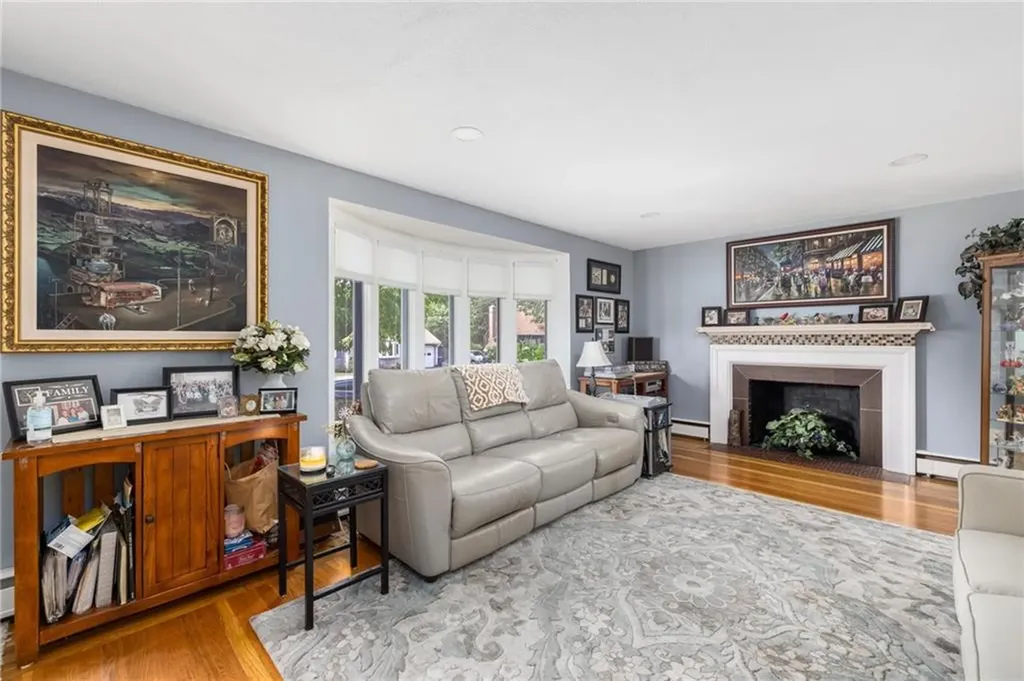 88 Cushing Road Warwick RI 02888