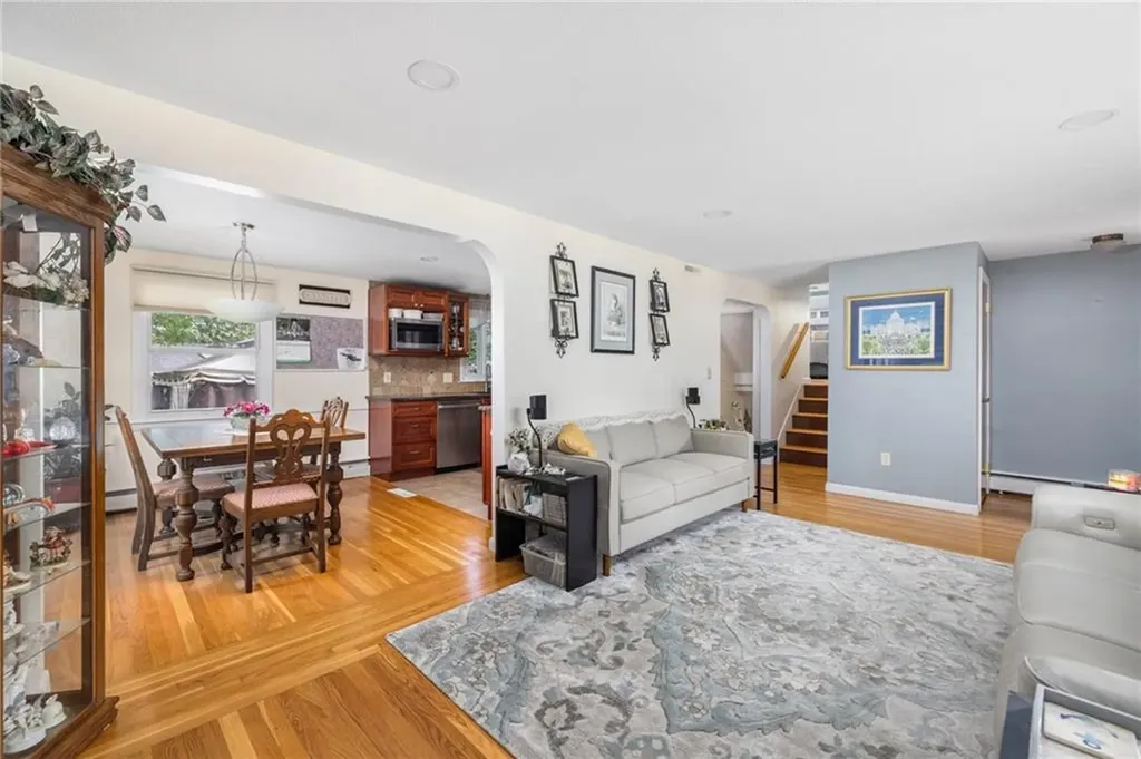 88 Cushing Road Warwick RI 02888