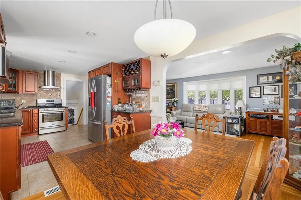 88 Cushing Road Warwick RI 02888