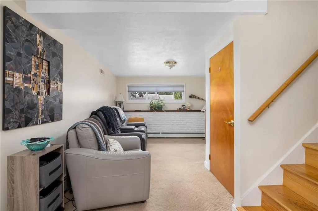 88 Cushing Road Warwick RI 02888