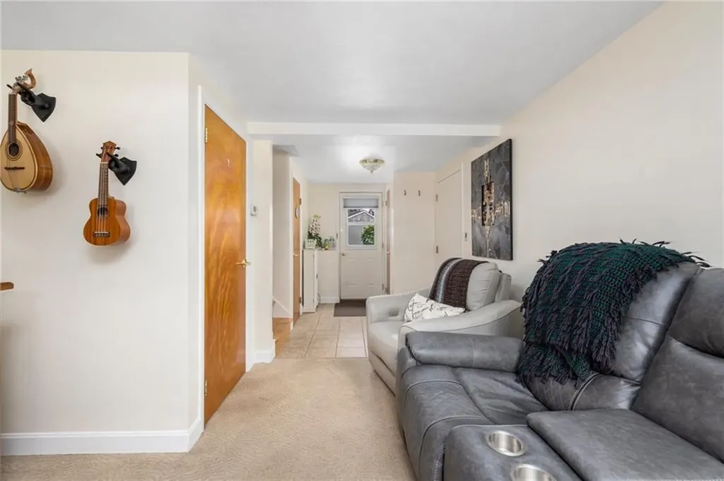 88 Cushing Road Warwick RI 02888