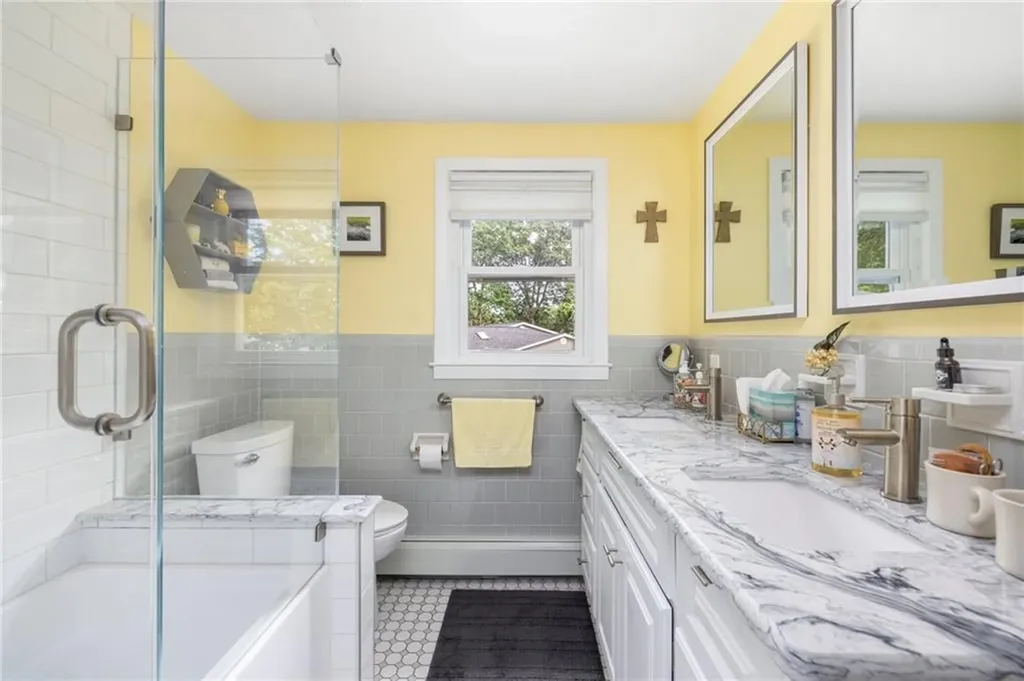 88 Cushing Road Warwick RI 02888