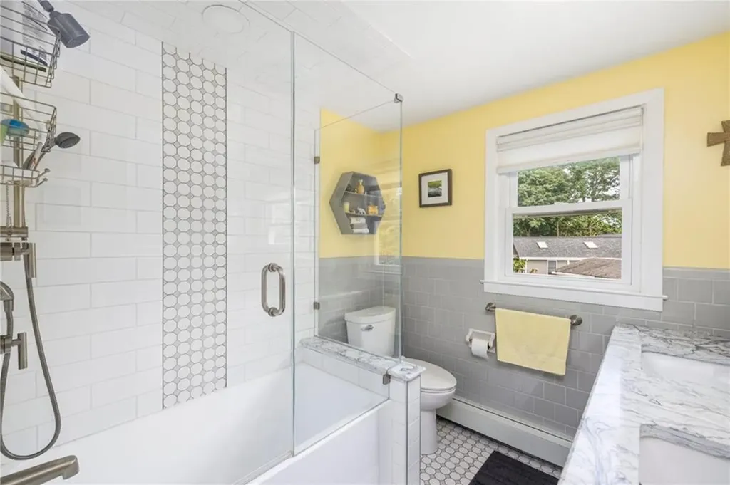 88 Cushing Road Warwick RI 02888