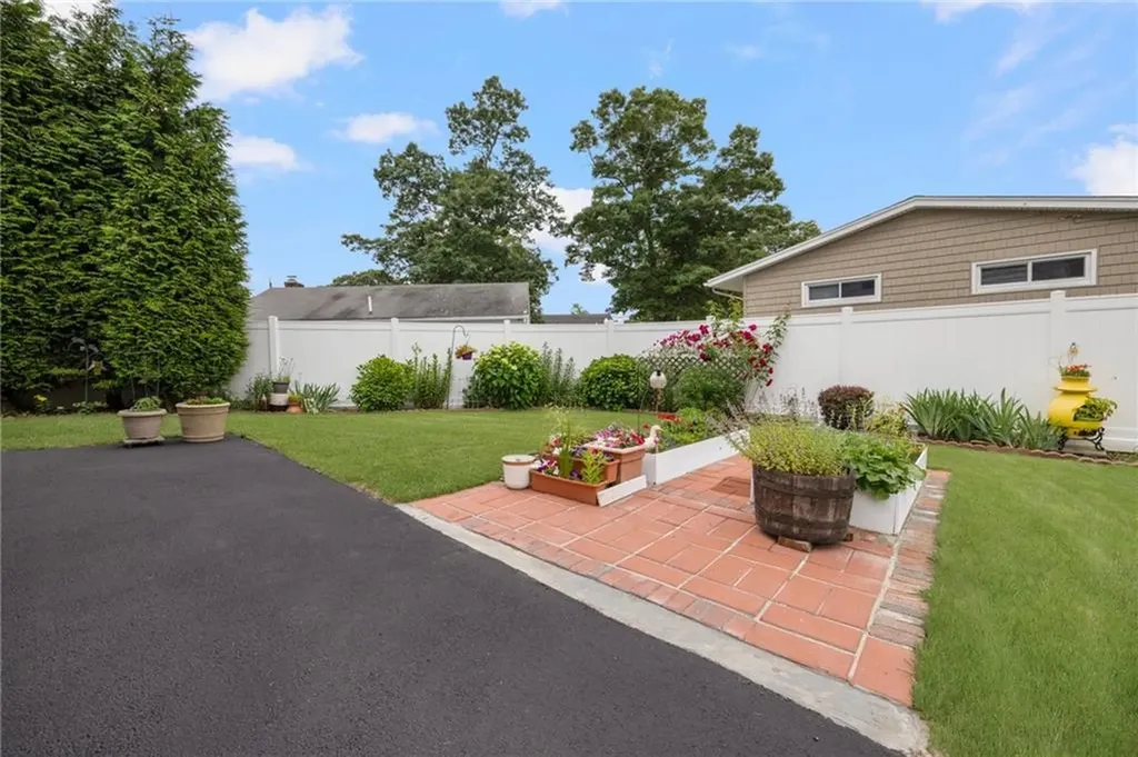 88 Cushing Road Warwick RI 02888