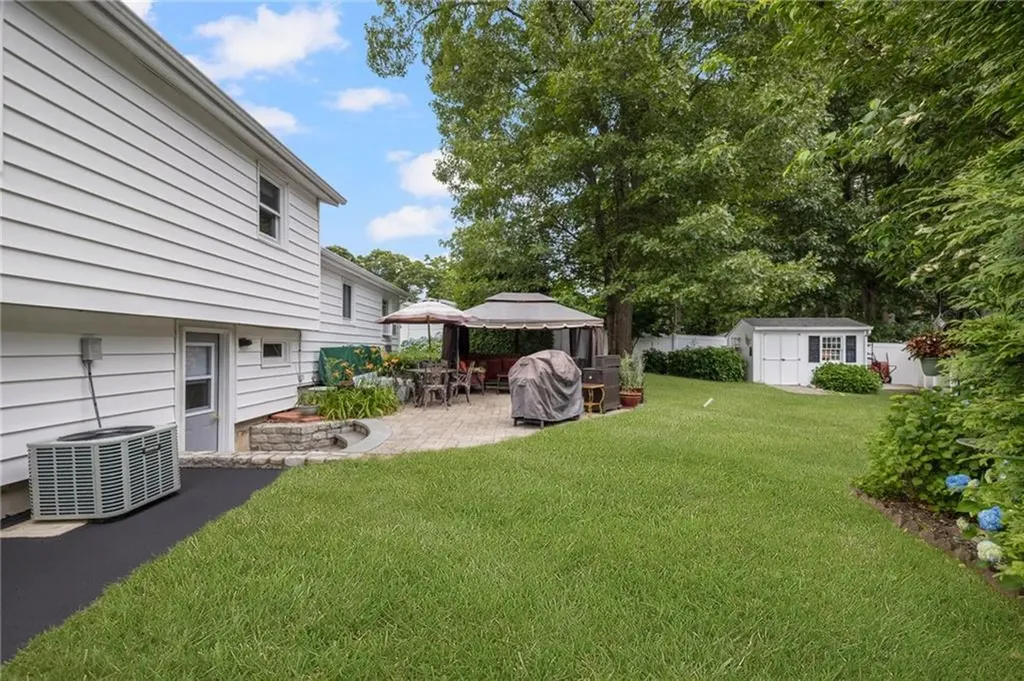 88 Cushing Road Warwick RI 02888
