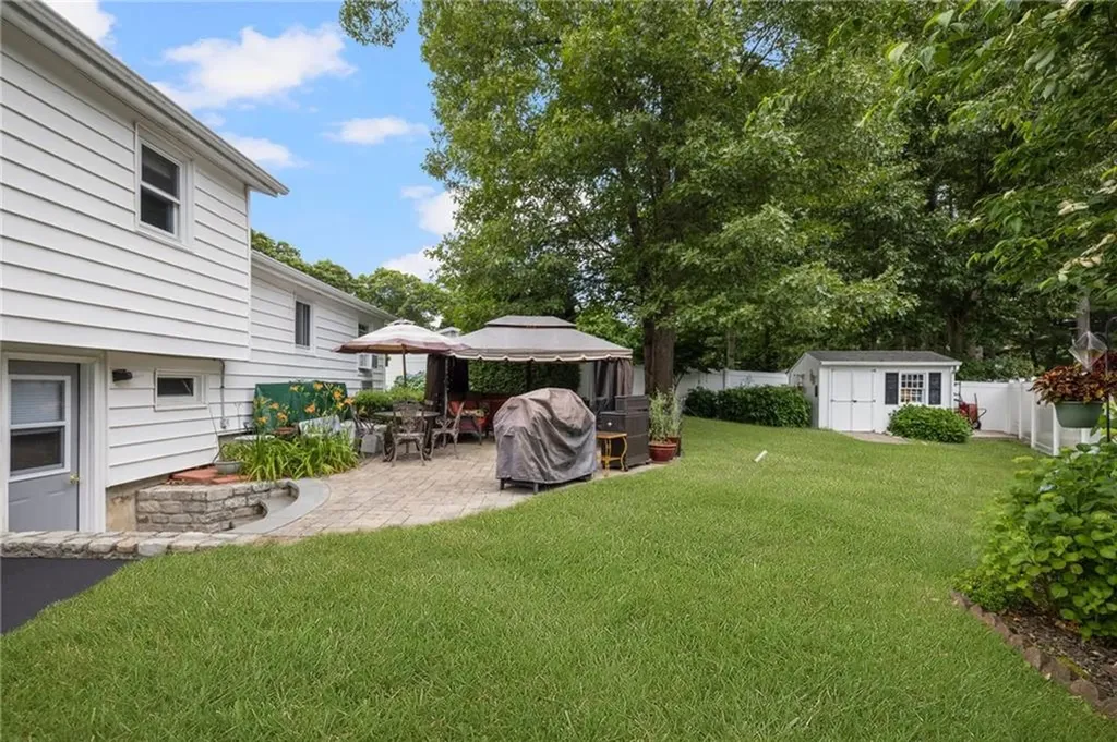 88 Cushing Road Warwick RI 02888