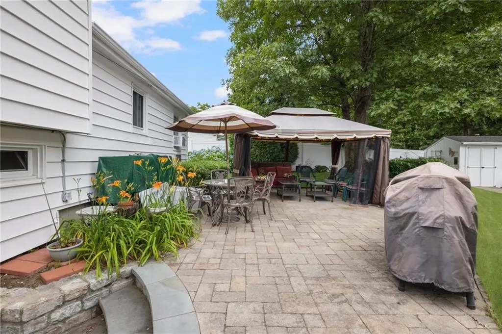 88 Cushing Road Warwick RI 02888