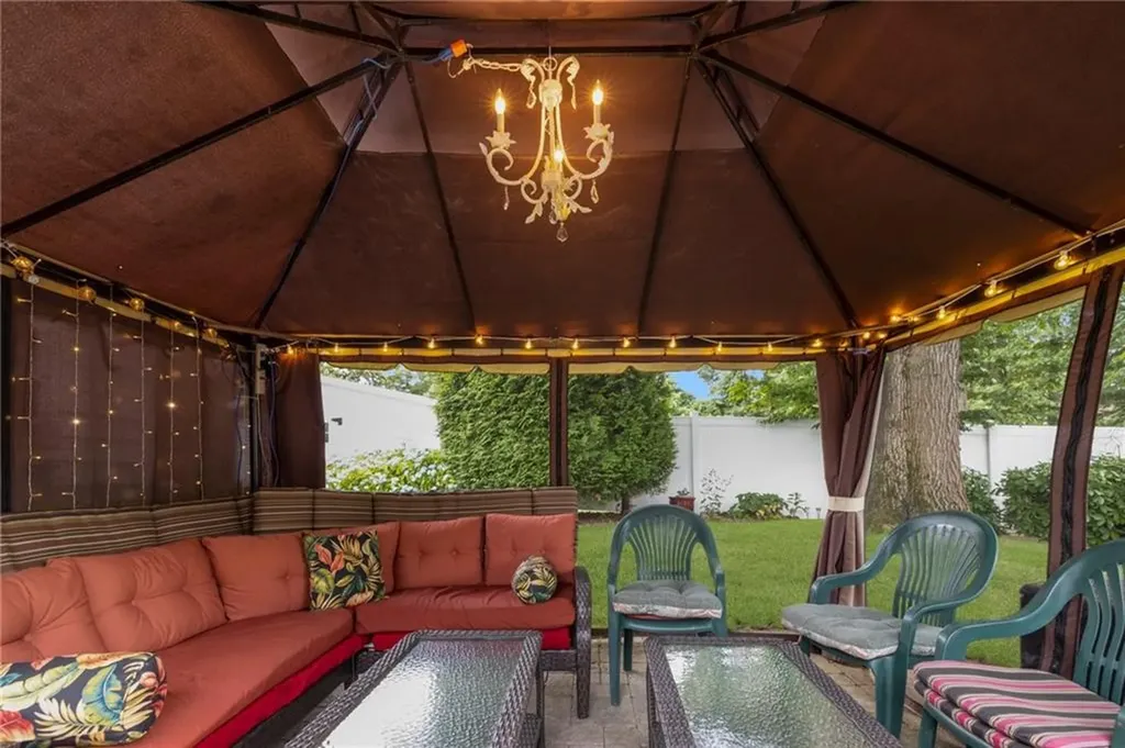88 Cushing Road Warwick RI 02888