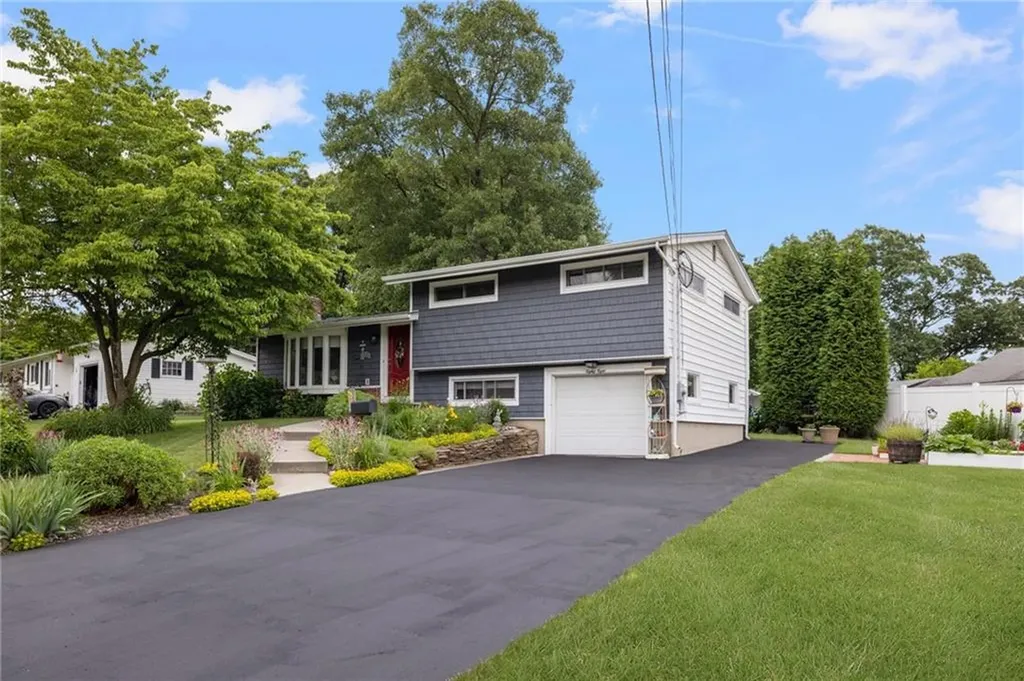 88 Cushing Road Warwick RI 02888