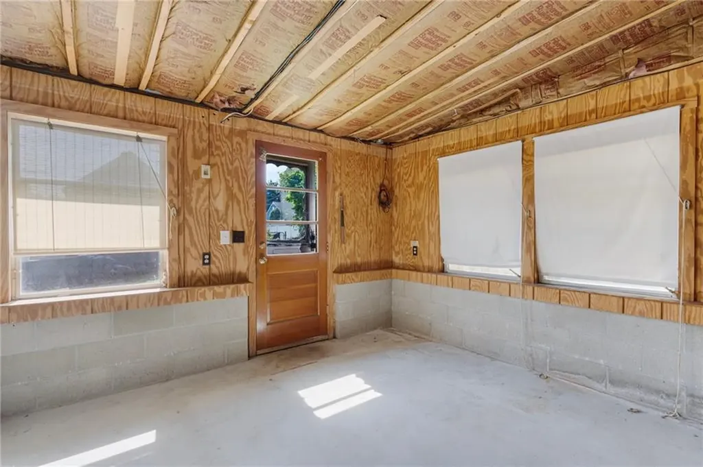 122 Fairfield Avenue Woonsocket RI 02895