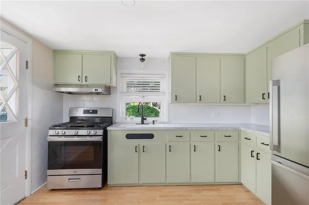 122 Fairfield Avenue Woonsocket RI 02895