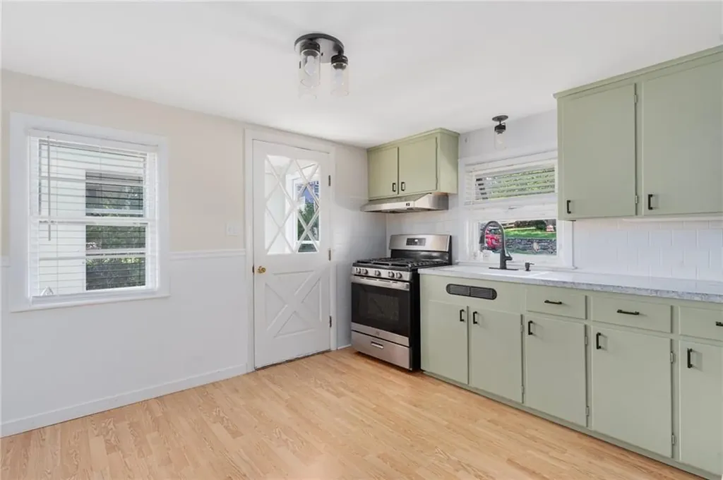 122 Fairfield Avenue Woonsocket RI 02895