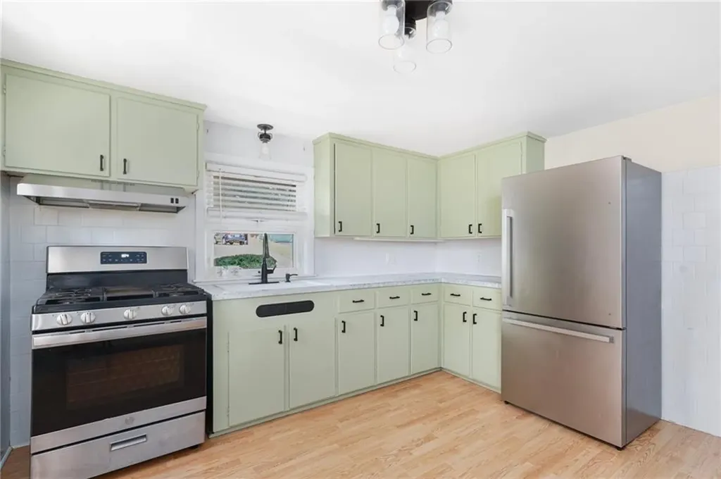 122 Fairfield Avenue Woonsocket RI 02895