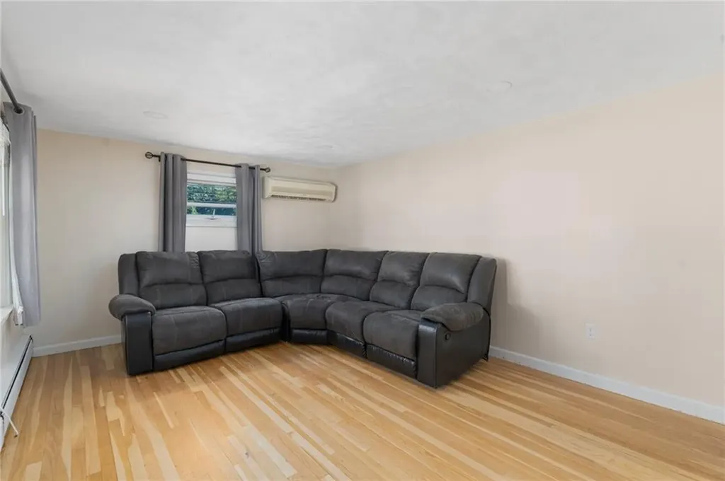 122 Fairfield Avenue Woonsocket RI 02895