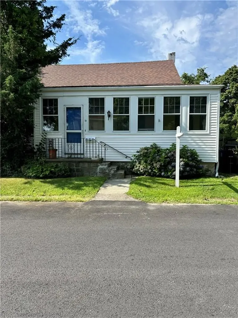 18 Kernick Street Warwick RI 02886