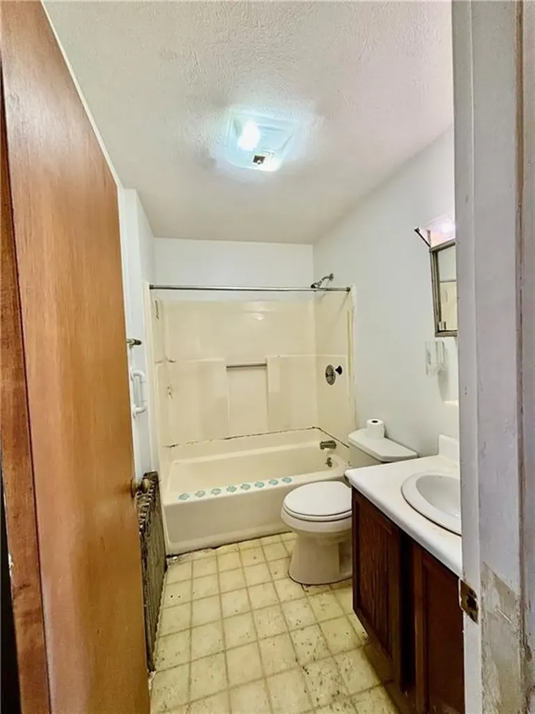 18 Kernick Street Warwick RI 02886