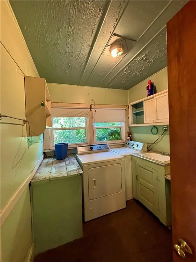 18 Kernick Street Warwick RI 02886