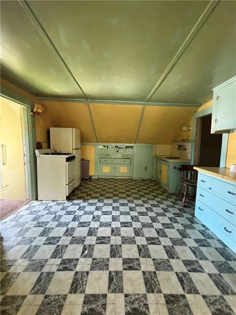 18 Kernick Street Warwick RI 02886