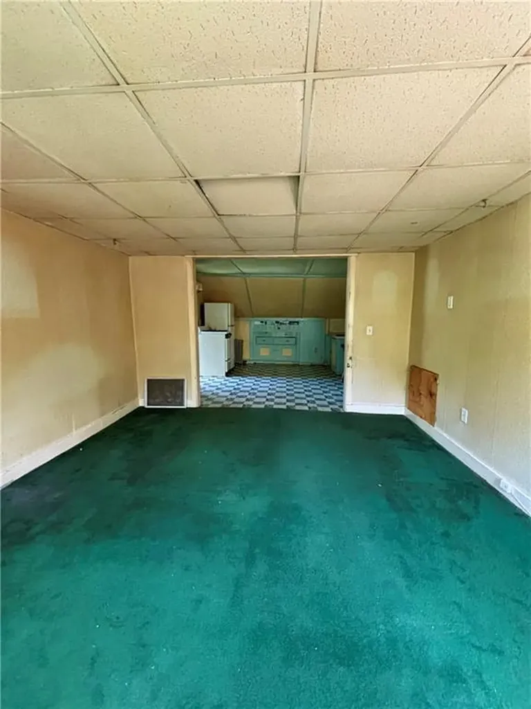 18 Kernick Street Warwick RI 02886