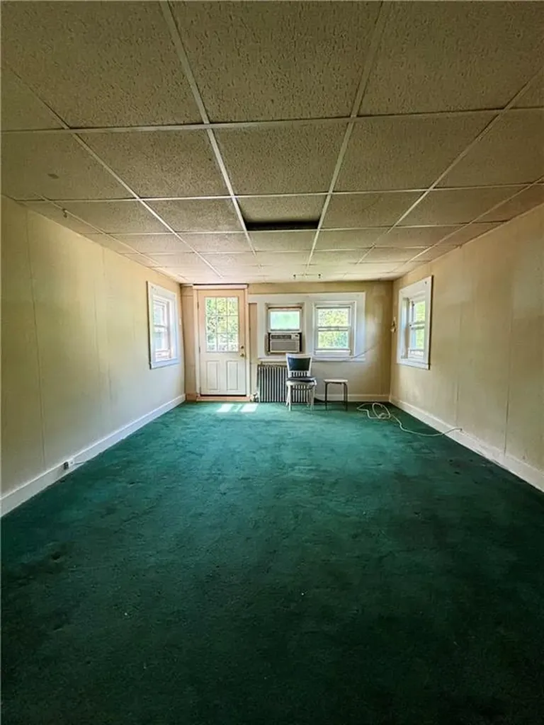 18 Kernick Street Warwick RI 02886