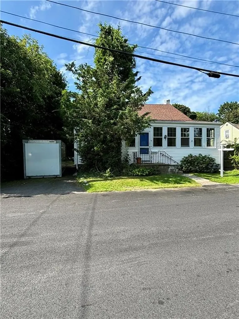 18 Kernick Street Warwick RI 02886