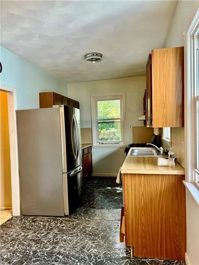 18 Kernick Street Warwick RI 02886
