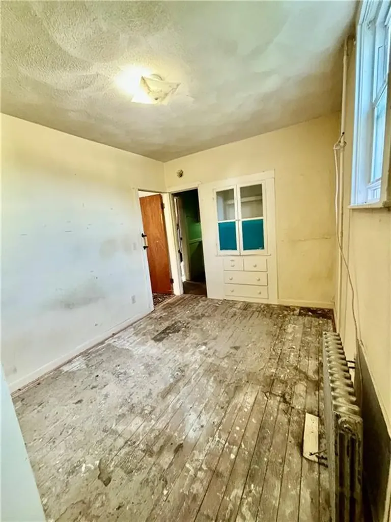 18 Kernick Street Warwick RI 02886