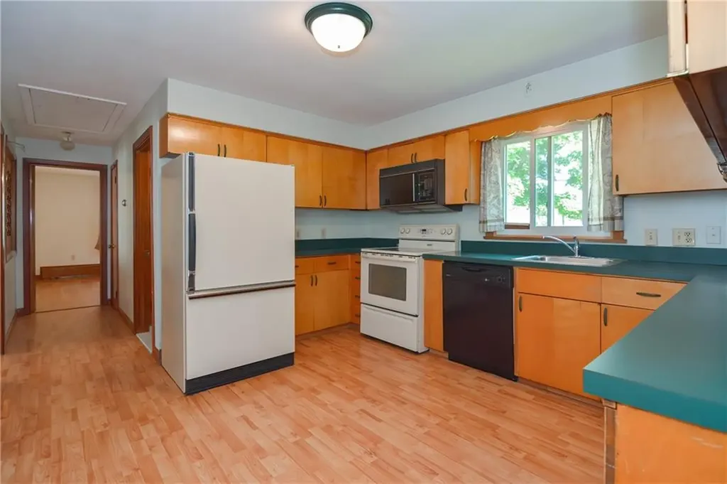 273 State Street Bristol RI 02809