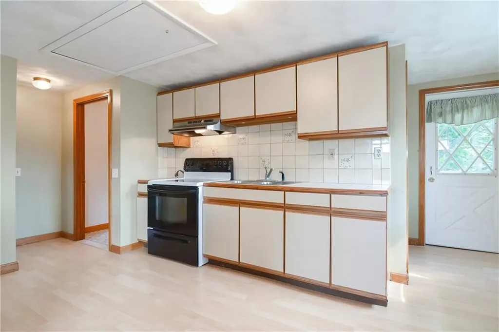 273 State Street Bristol RI 02809