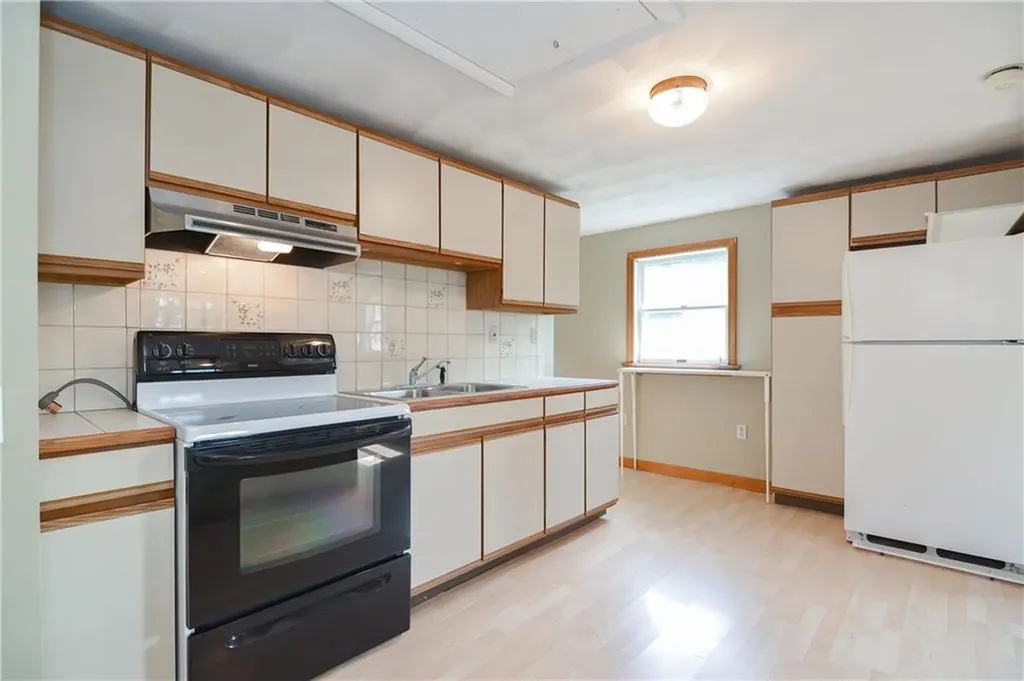273 State Street Bristol RI 02809