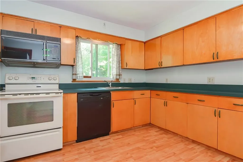 273 State Street Bristol RI 02809