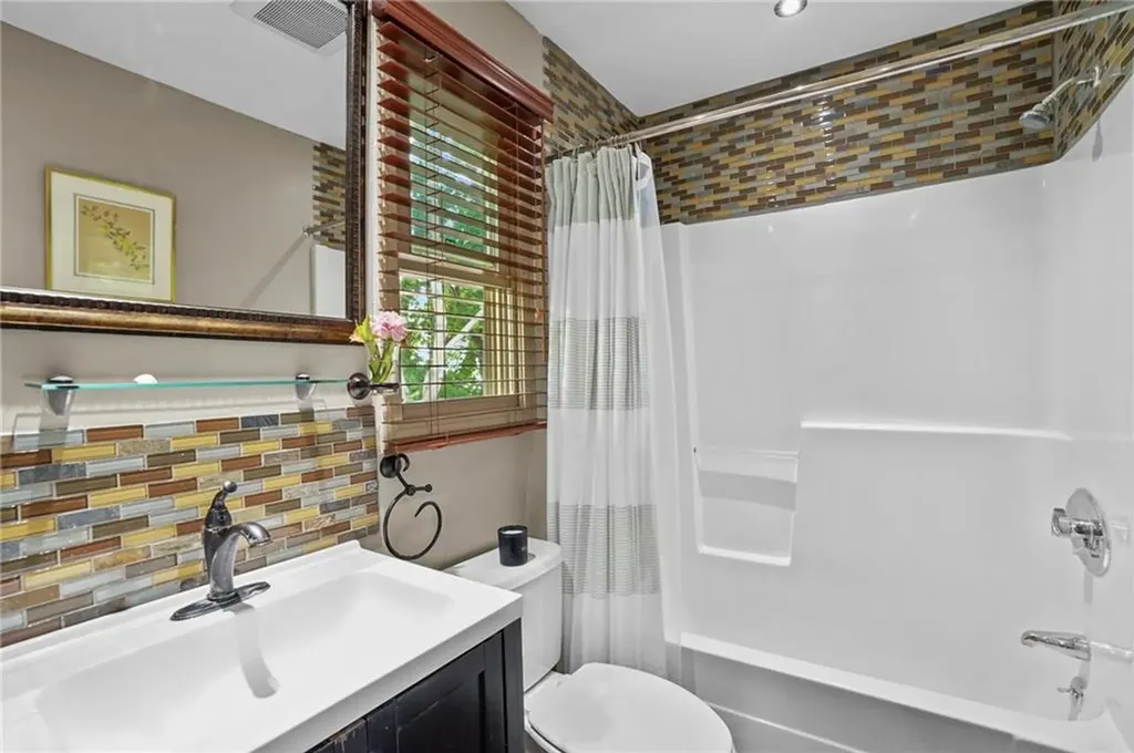 48 Thurston Avenue Newport RI 02840