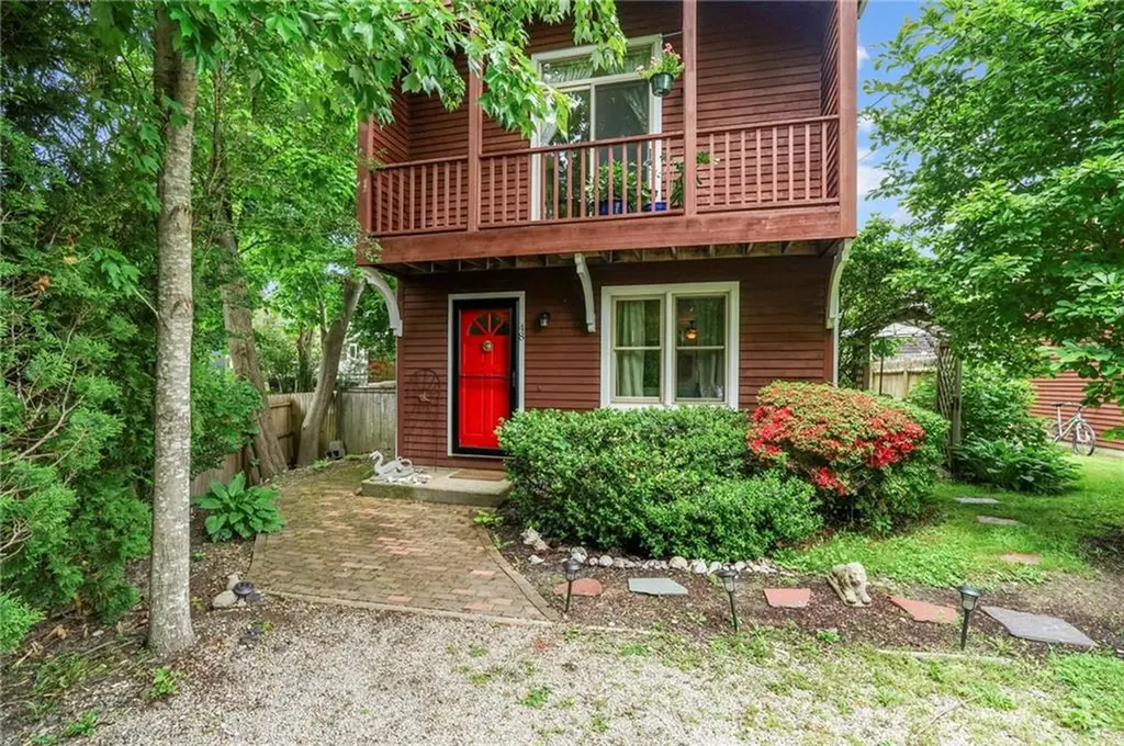 48 Thurston Avenue Newport RI 02840