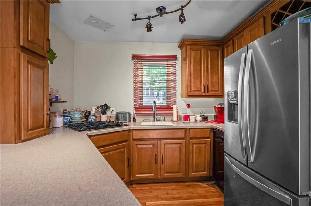 48 Thurston Avenue Newport RI 02840