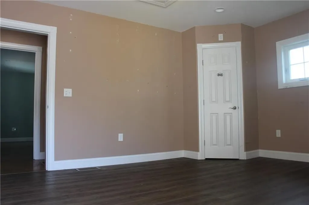29 Chapmans Avenue Warwick RI 02886