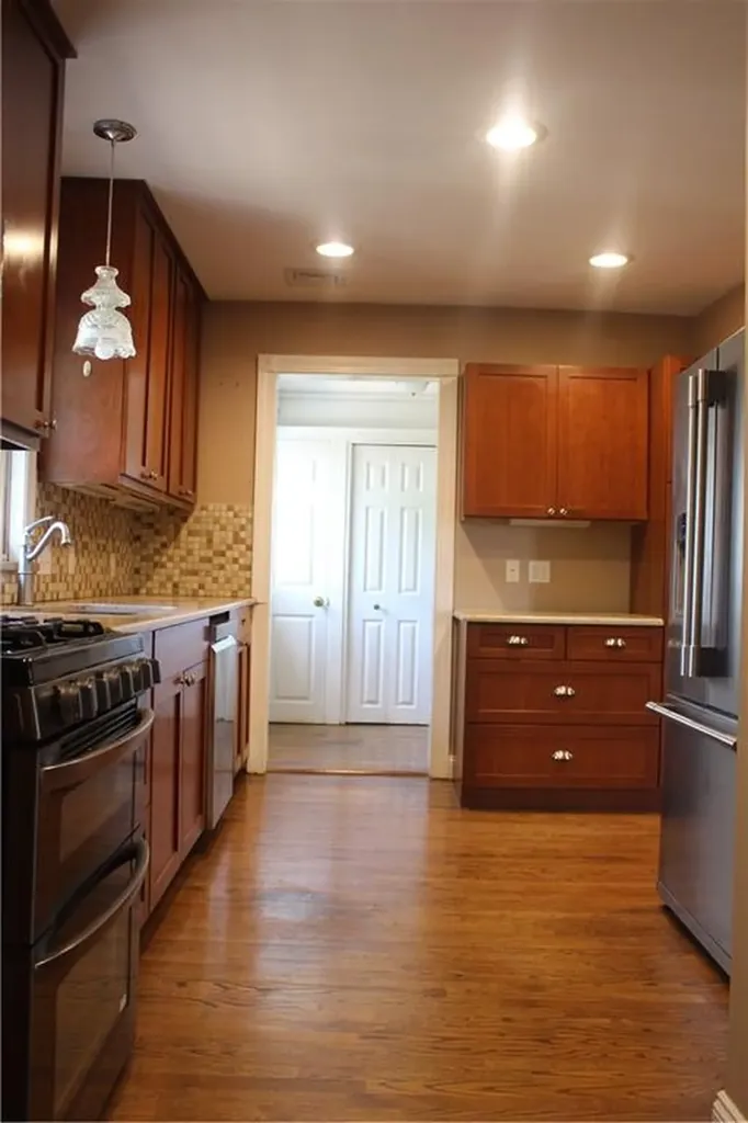 29 Chapmans Avenue Warwick RI 02886