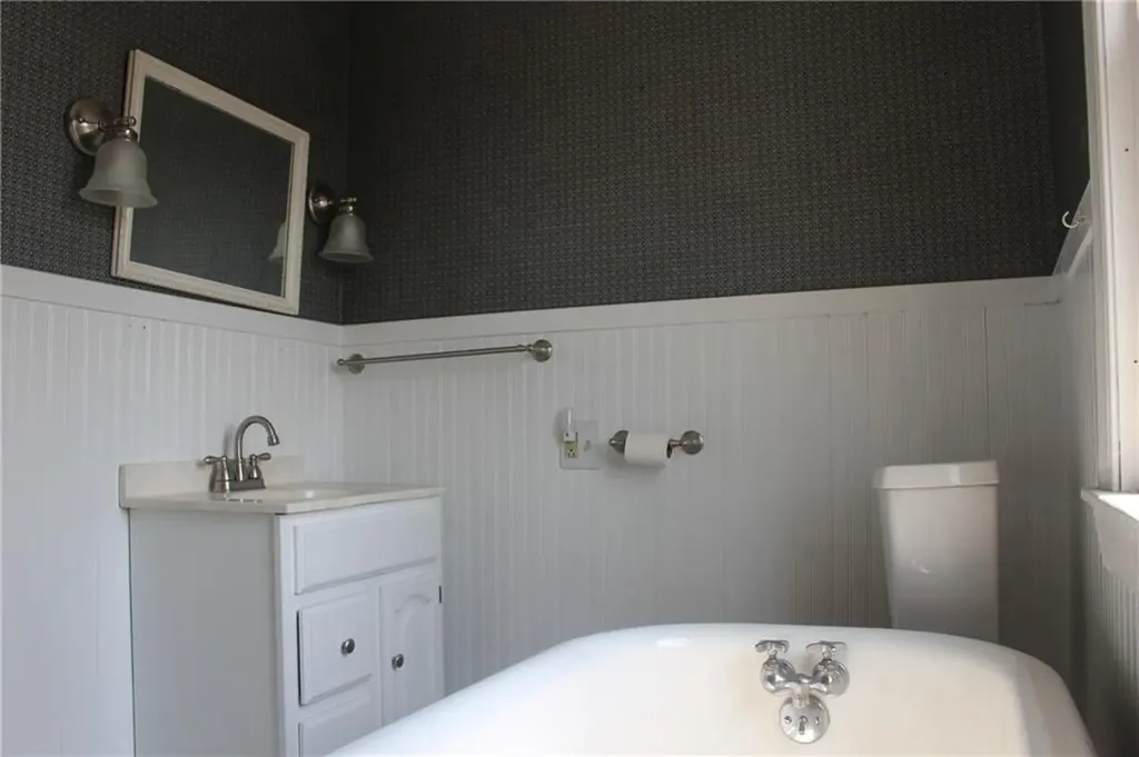29 Chapmans Avenue Warwick RI 02886