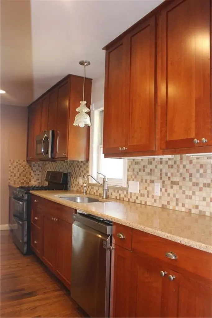 29 Chapmans Avenue Warwick RI 02886